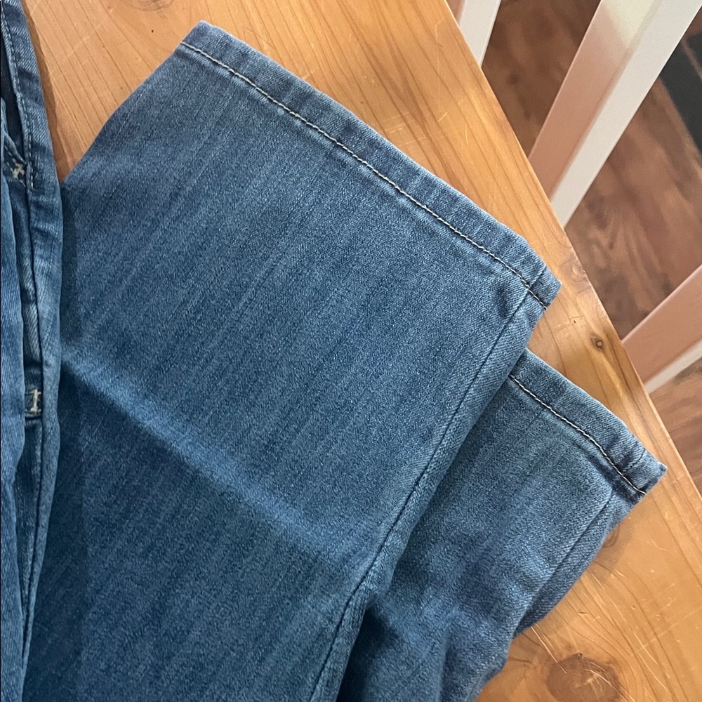 Judy Blue Women's Relaxed Blue Jeans - Picture 3 of 5